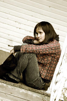 sarah_alone