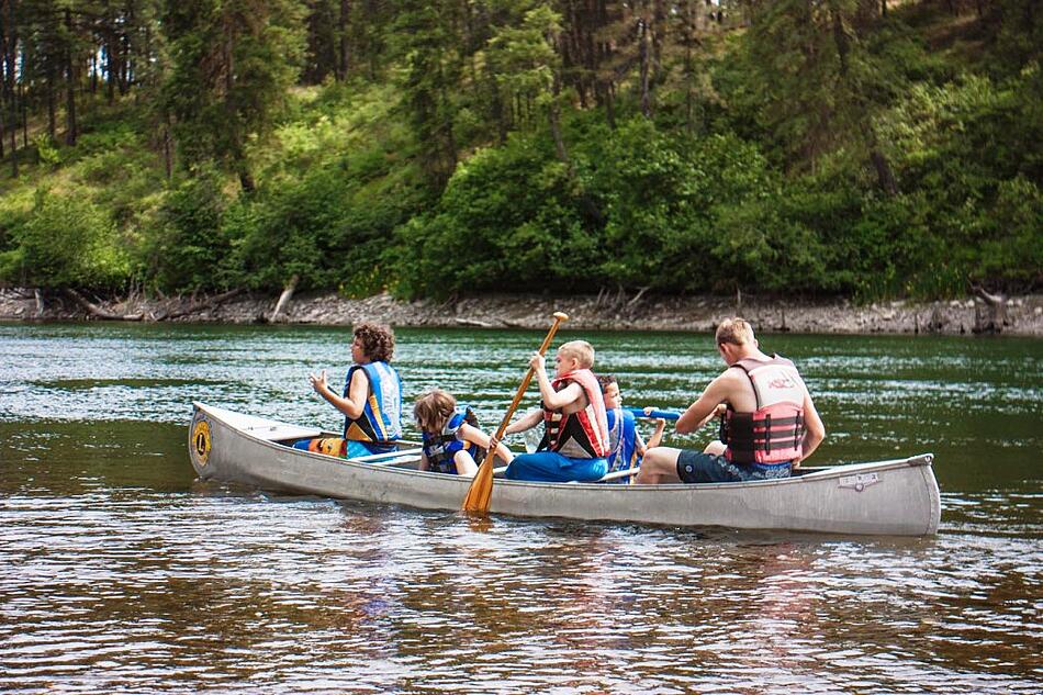 UGM Camp canoeing on Spokane River