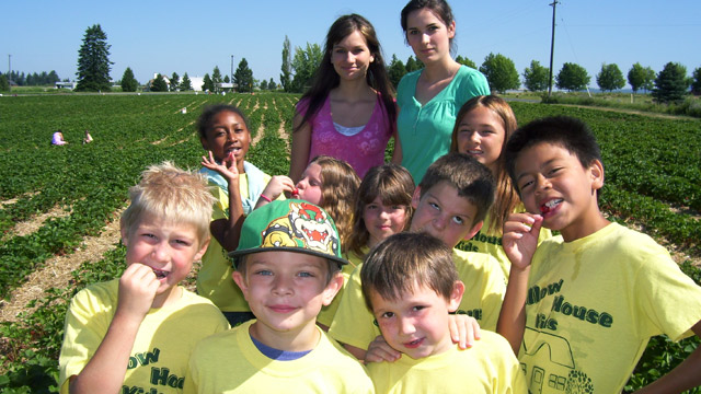 Kids-Picking-Strawberries