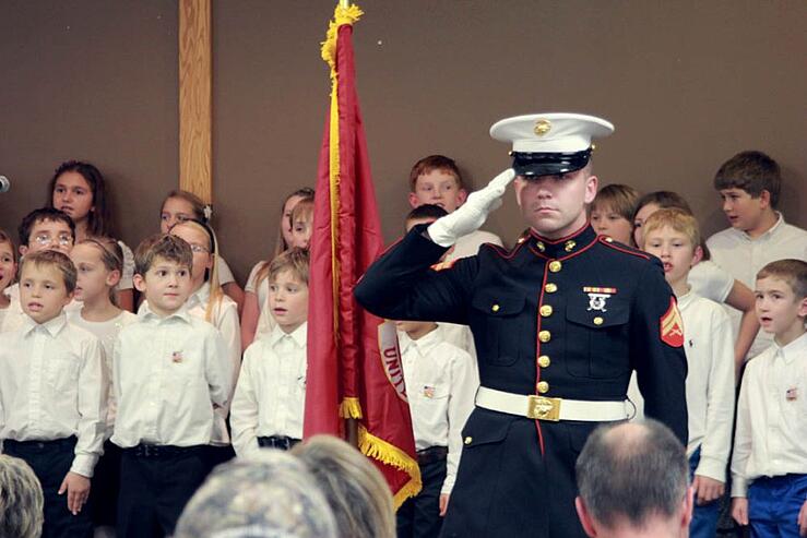 children honor veterans