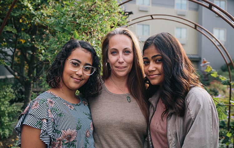 Kari and her daughters are reunited.