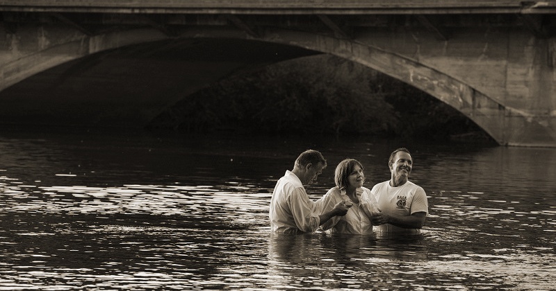 On July 31, 26 UGM residents were baptized in the Spokane River in a ceremony co-hosted by Family of Faith church and Pastor Danny Green. Baptism was the next step of faith for some of the more than 200 people who made the decision to follow Jesus Christ while staying at UGM in 2017.
