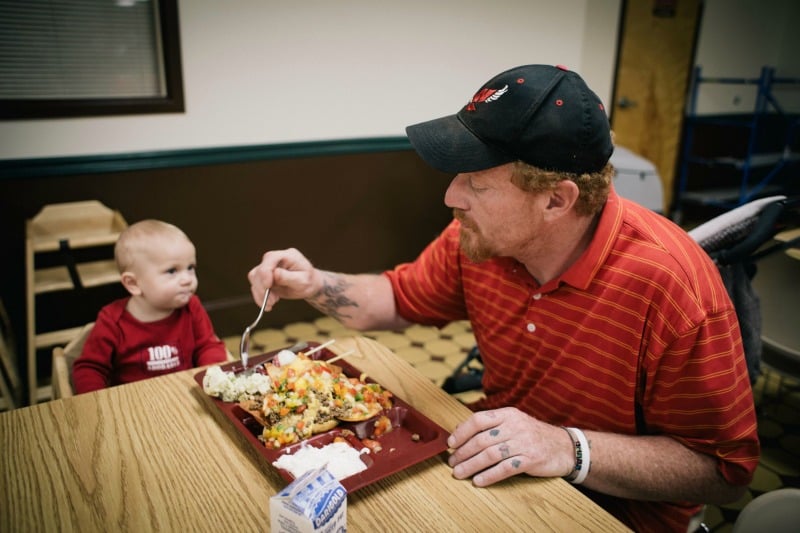 Devon and Avery eat at UGM